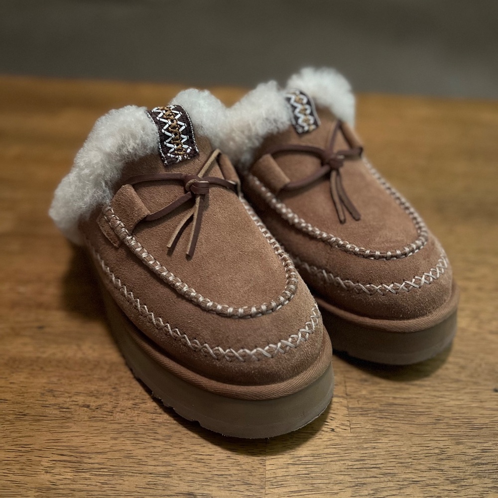 UGG slippers - Picture 3 of 4